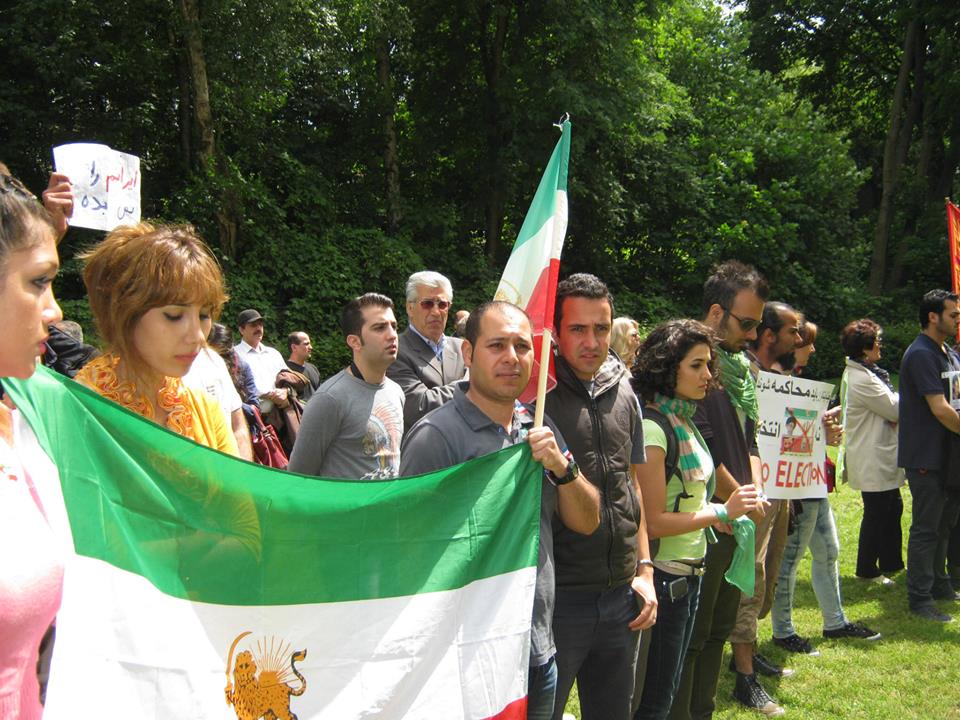 عکسهایی از نه انتصابات در مقابل کنسولگری حکومت اسلامی هامبورگ