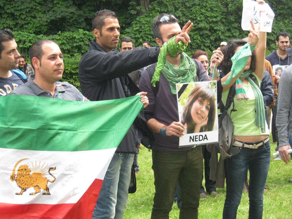 عکسهایی از نه انتصابات در مقابل کنسولگری حکومت اسلامی هامبورگ